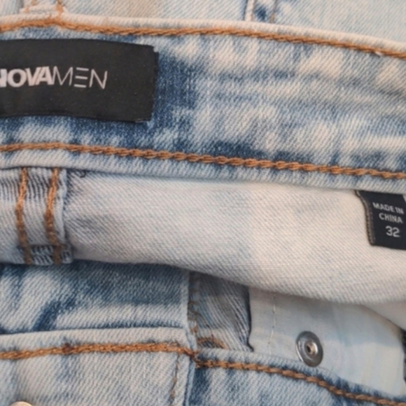 Fashion Nova Men Beach Side Ripped Distressed Light Wash Denim Shorts size 32 - Picture 3 of 5